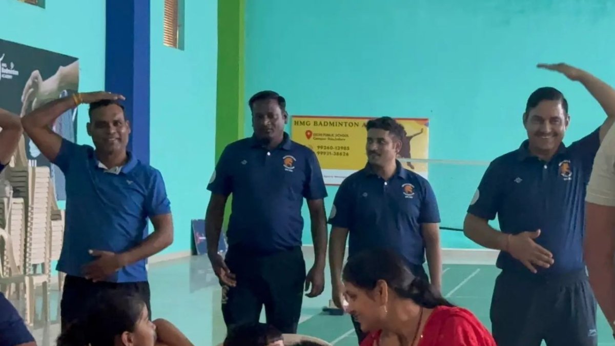 Outdoor training session for Indore students conducted by Nayaankur team