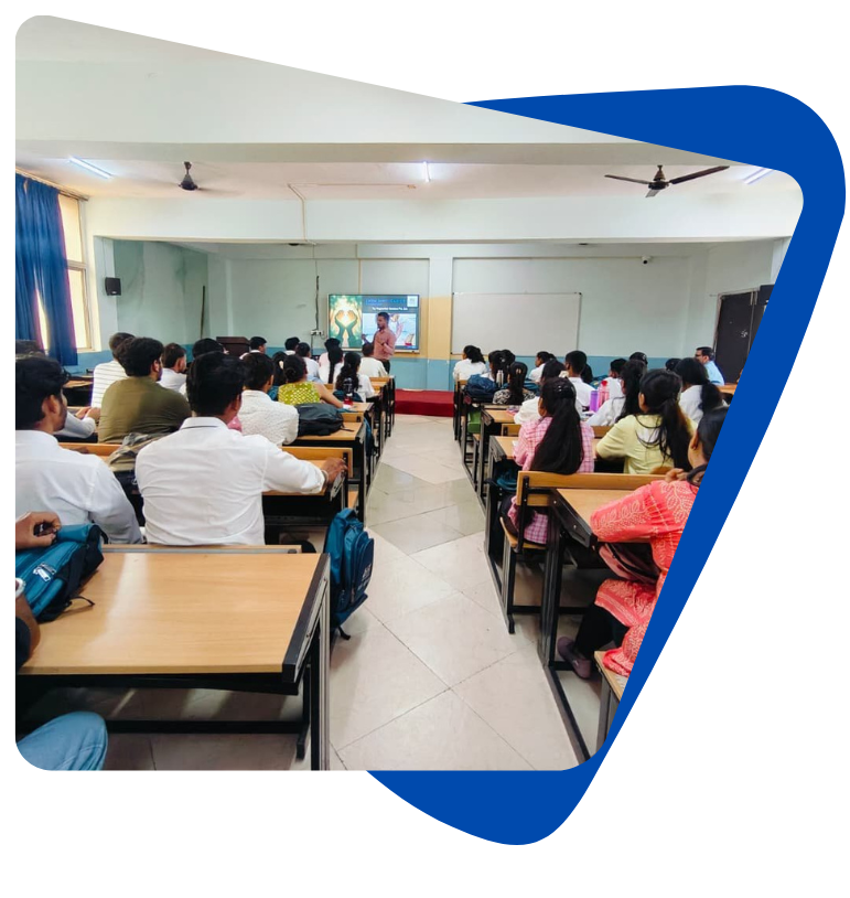Trainer from Nayaankur guiding students during session